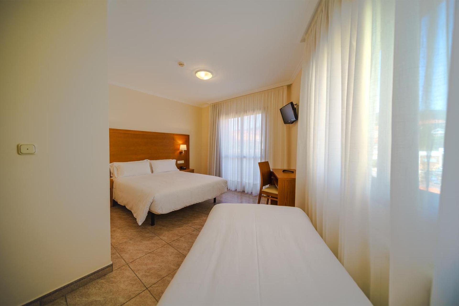 Twin Room,1498940317:JPEG